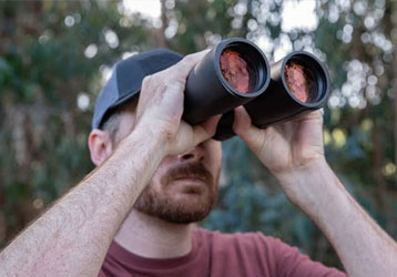 Binoculars vs Monoculars: Which Optical 